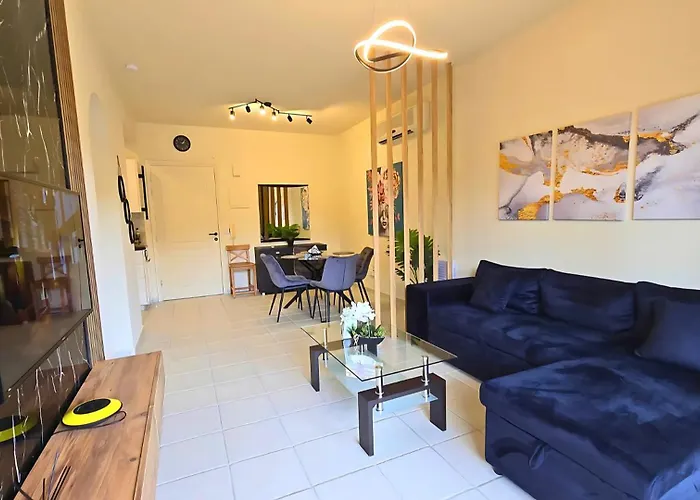Holiday In Paphos, Prime Location Resort Pools, Jacuzzis, Harbor & 300M To The Beach