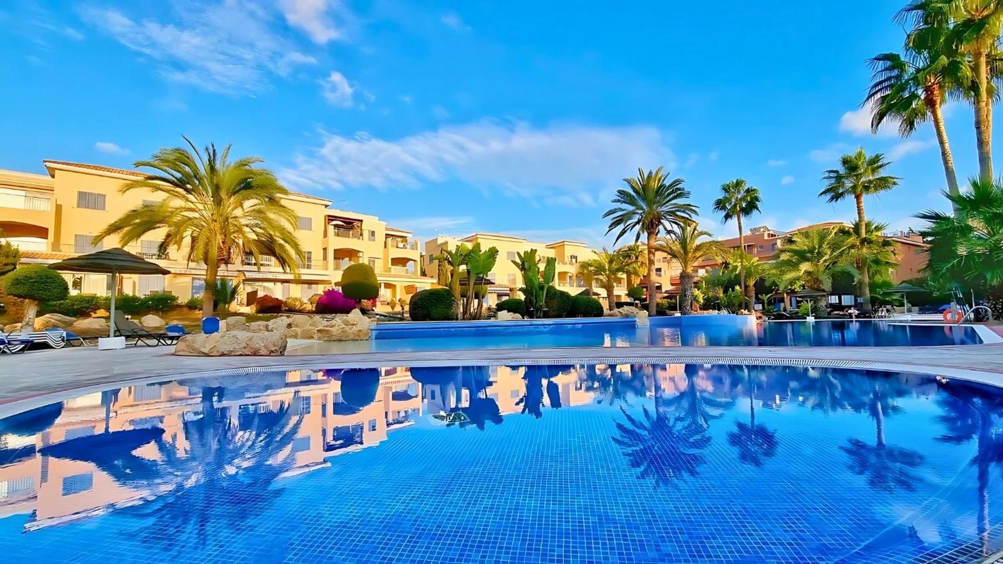 In Paphos, Prime Location Pools, Jacuzzis, Harbor & 300m To The Paphos