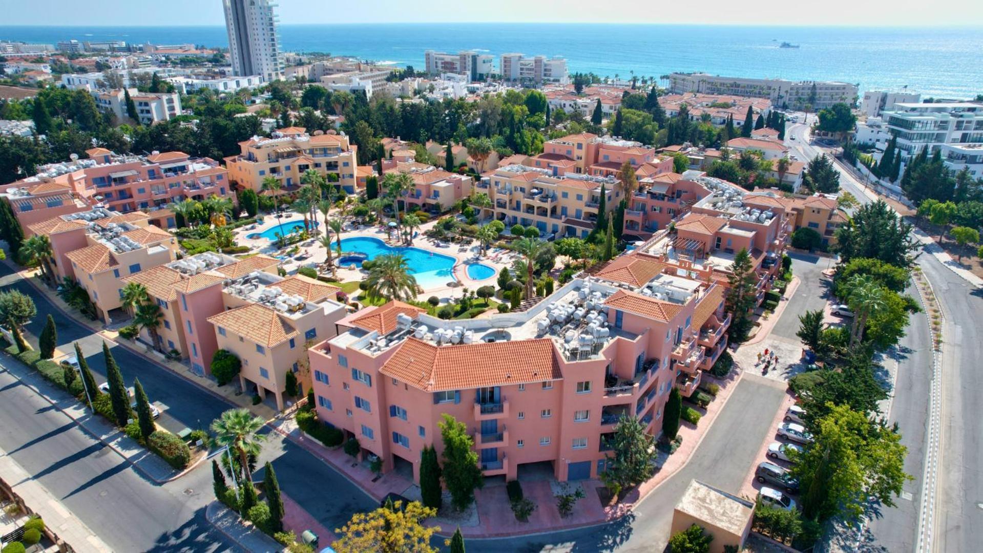 In Paphos, Prime Location Pools, Jacuzzis, Harbor & 300m To The * Paphos