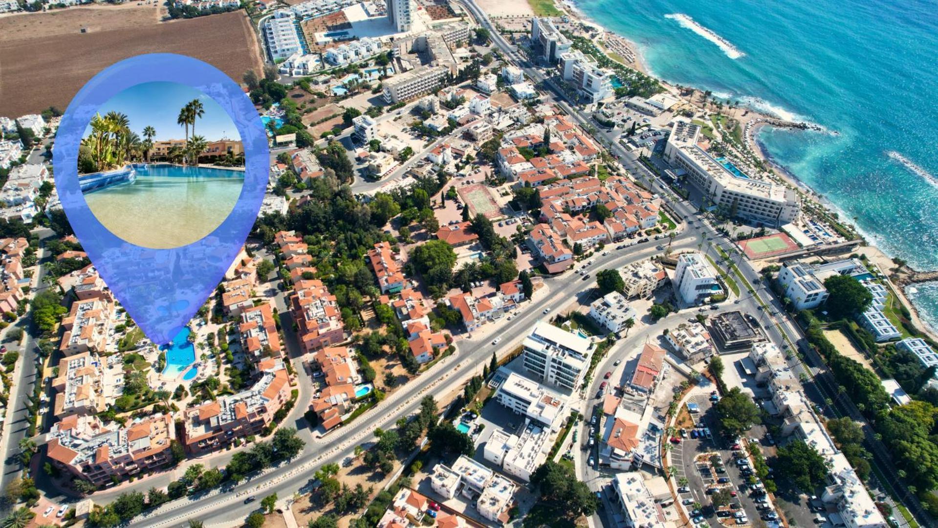 Apartment In Paphos, Prime Location Pools, Jacuzzis, Harbor & 300m To The *