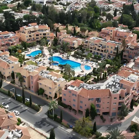 Holiday In Paphos, Prime Location Resort Pools, Jacuzzis, Harbor & 300M To The Beach Exterior photo