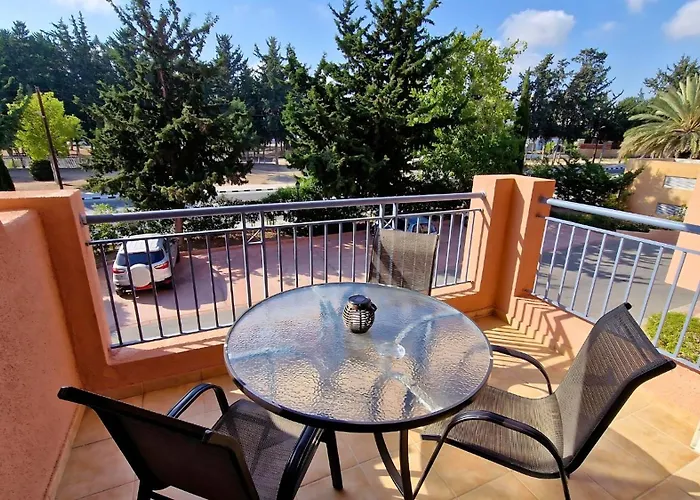 Holiday In Paphos, Prime Location Resort Pools, Jacuzzis, Harbor & 300M To The Beach